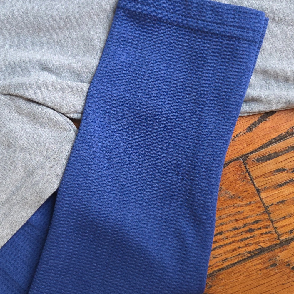 3/$12 Under Armor Long Sleeved Tee (6) - Picture 3 of 6